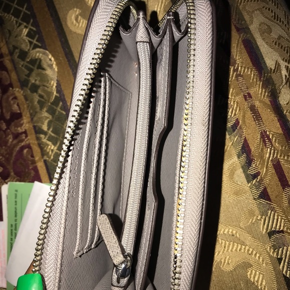 MK Wallet - Picture 2 of 2